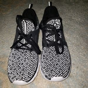 Speedknit Womens Tennis Shoes Size 7.5